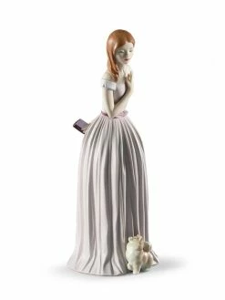 Lladró I'll Walk You To The Party Figurine