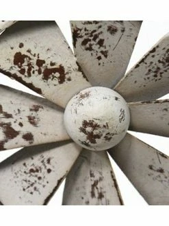 Stratton Home D&eacute;cor Metal Compass Table Top -Lladró Shop 14423395 fpx