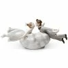 Lladró Wedding In The Air Figurine 1 Lladró Wedding In The Air Figurine -Lladró Shop 15328688 fpx