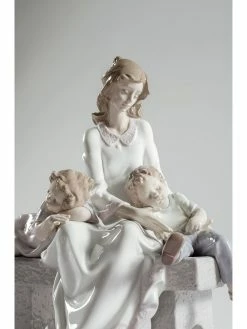Lladró An Afternoon Nap Figurine 12 Lladró An Afternoon Nap Figurine -Lladró Shop 18071392 fpx