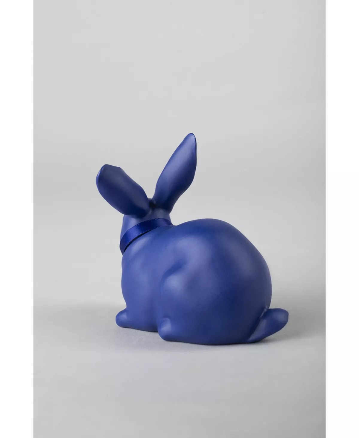 Lladró Collectible Figurine, Attentive Bunny 7 Lladró Collectible Figurine, Attentive Bunny - Image 5