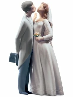 Lladr&oacute; Lladro Collectible Figurine, A Kiss To Remember