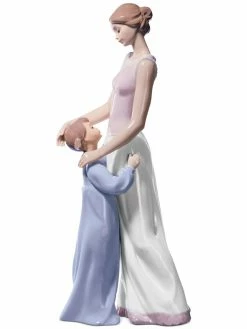 Lladr&oacute; Collectible Figurine, Someone To Look Up To