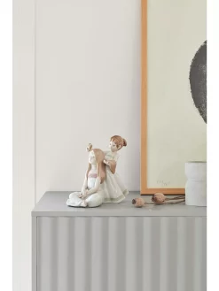 Lladr&oacute; Combing Your Hair -Lladró Shop 22905807 fpx