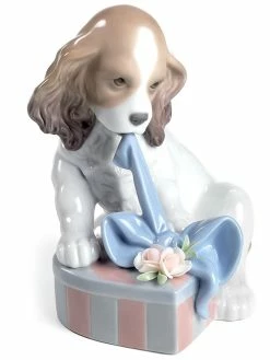 Lladr&oacute; Collectible Figurine, Can't Wait! Puppy With Gift