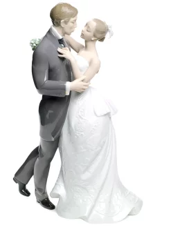 Lladró Collectible Figurine, Lovers Waltz