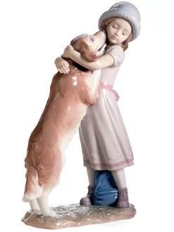 Lladró Collectible Figurine, A Warm Welcome