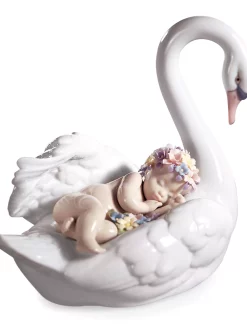 Lladr&oacute; Collectible Figurine, Drifting Through Dreamland