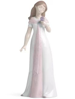 Lladr&oacute; Nao By Lladro Elegant Pose Collectible Figurine