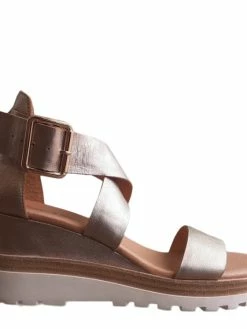 DJANGO+JULIETTE BECKER -Lladró Shop Resized 20221122 103555