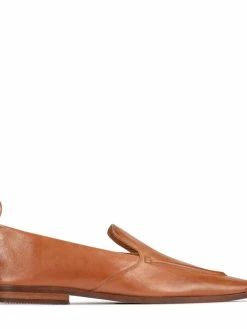 Eos VINNI -Lladró Shop VINNI BRANDYOutside